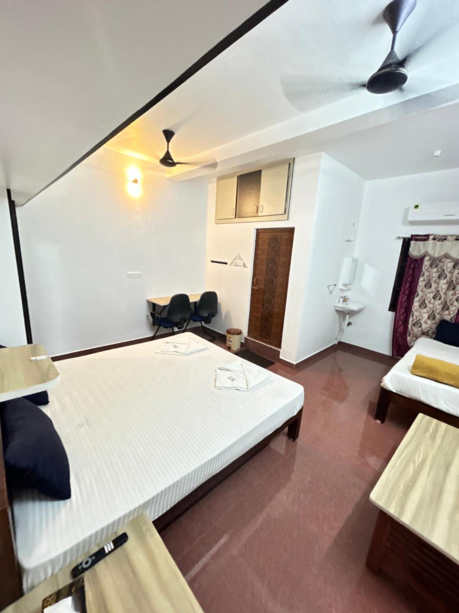 Cardiff Palace Puducherry Zimmer foto